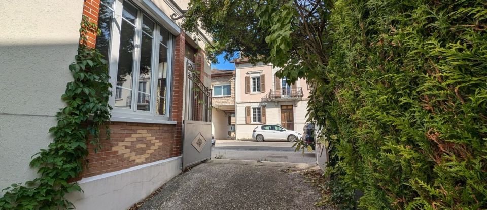 Maison 9 pièces de 121 m² à Oyonnax (01100)