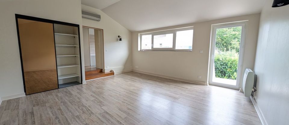 Maison 9 pièces de 121 m² à Oyonnax (01100)