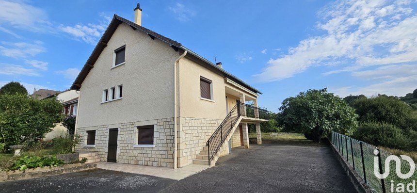 House 6 rooms of 180 m² in Sainte-Fortunade (19490)