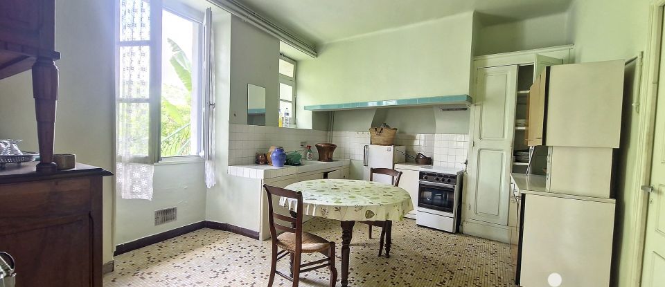 Town house 7 rooms of 196 m² in Cahors (46000)