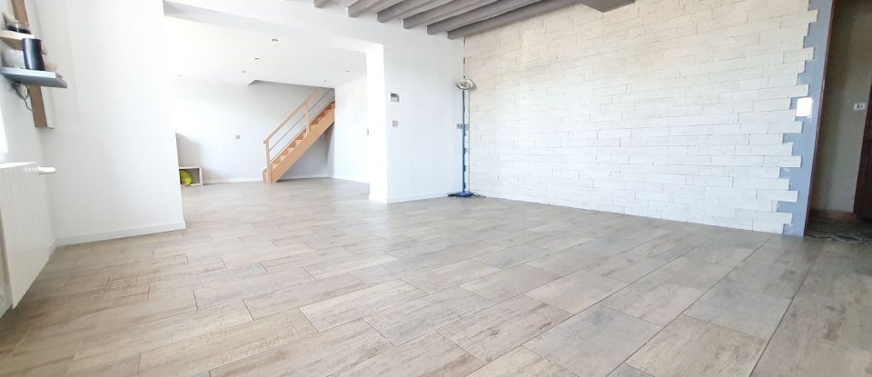 Maison 4 pièces de 138 m² à La Chapelle-du-Bois (72400)