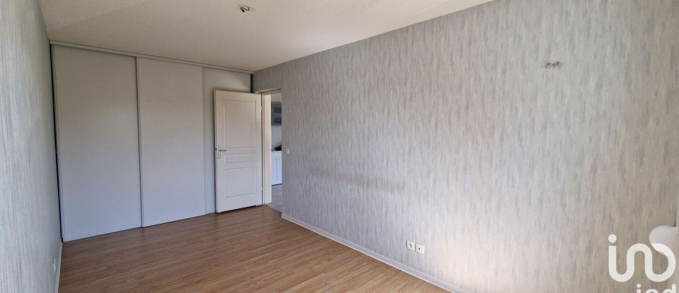 Apartment 3 rooms of 61 m² in Stiring-Wendel (57350)