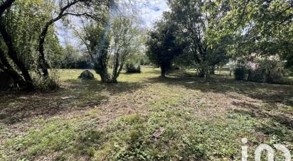 Land of 2,343 m² in Mornac (16600)