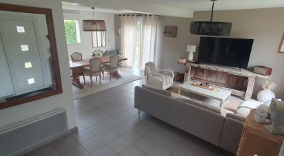 House 6 rooms of 126 m² in Ploëzal (22260)