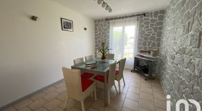 Traditional house 4 rooms of 105 m² in Désertines (03630)