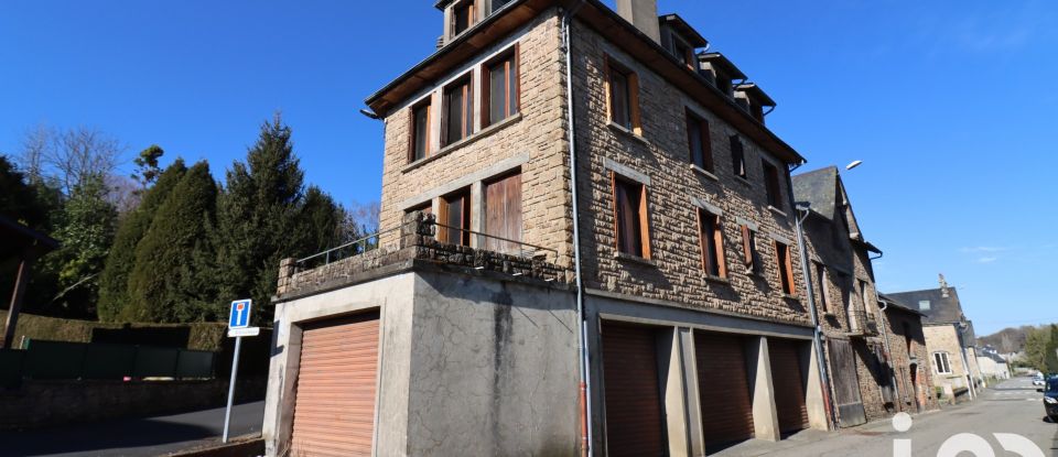 Maison 10 pièces de 259 m² à Neuvic (19160)