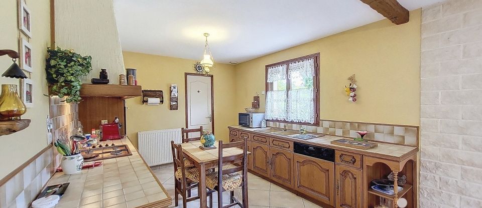 Traditional house 6 rooms of 127 m² in Lorris (45260)