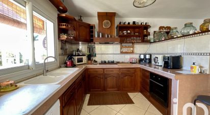 Traditional house 6 rooms of 179 m² in Saint-Leu (97424)