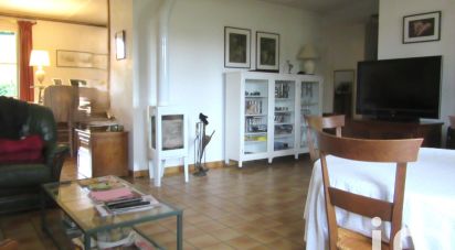 Traditional house 8 rooms of 200 m² in La Genête (71290)