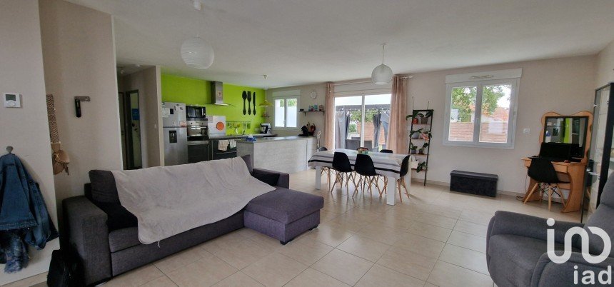 House 6 rooms of 96 m² in Toutlemonde (49360)