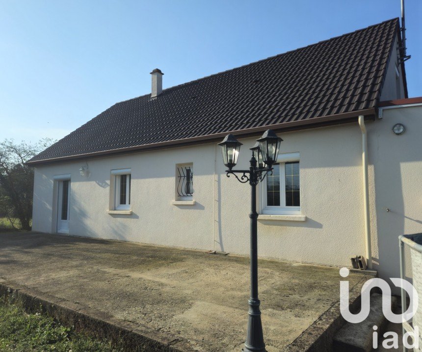 House 7 rooms of 153 m² in Marmagne (18500)