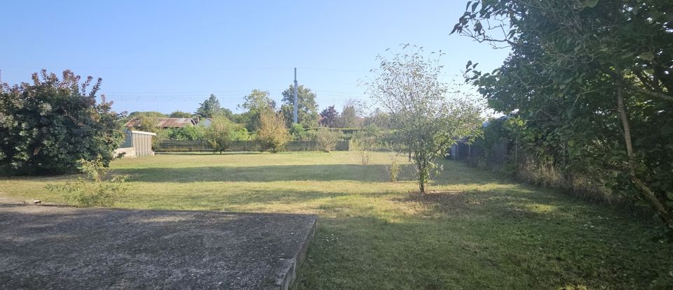 House 7 rooms of 153 m² in Marmagne (18500)