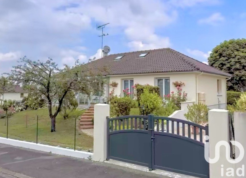 Maison traditionnelle 6 pièces de 106 m² à La Chapelle-Saint-Luc (10600)