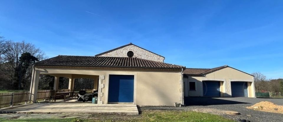 Maison 6 pièces de 263 m² à Chancelade (24650)