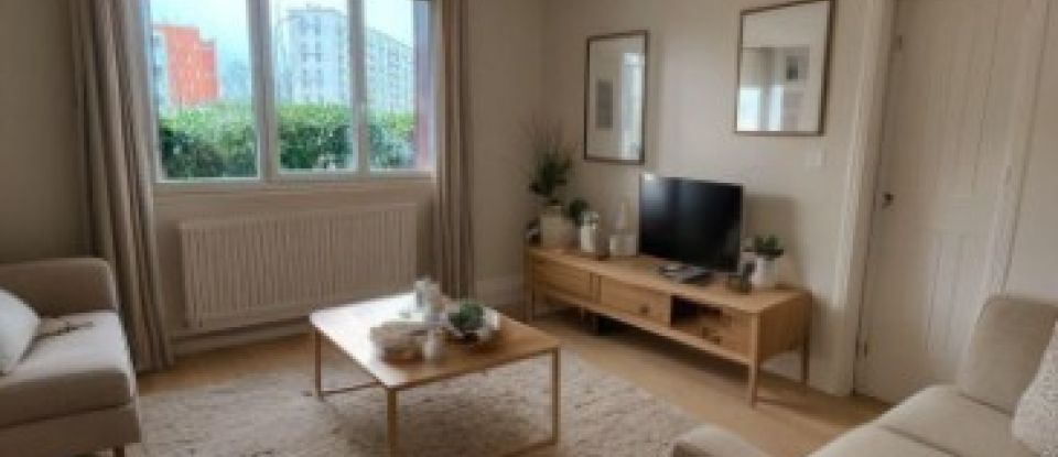 Appartement 3 pièces de 48 m² à Bagneux (92220)