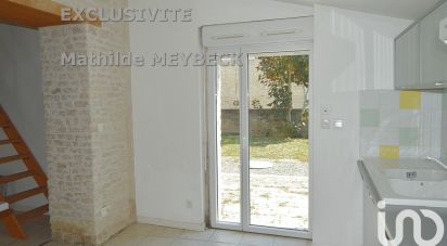 Maison de village 4 pièces de 72 m² à Aiffres (79230)