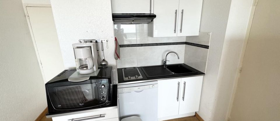 Apartment 2 rooms of 33 m² in Courseulles-sur-Mer (14470)