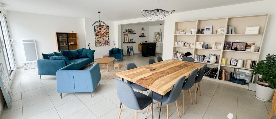 Maison 6 pièces de 195 m² à Guérard (77580)