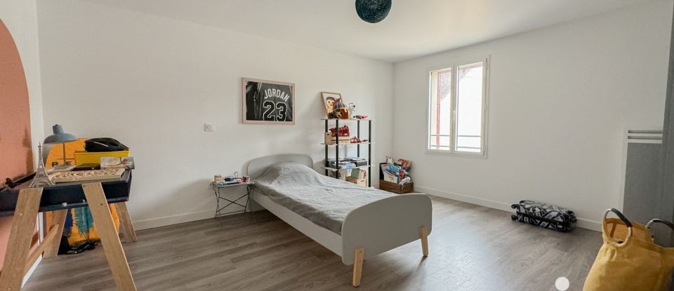 Maison 6 pièces de 195 m² à Guérard (77580)