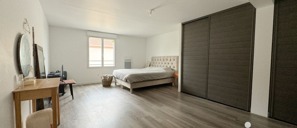 Maison 6 pièces de 195 m² à Guérard (77580)