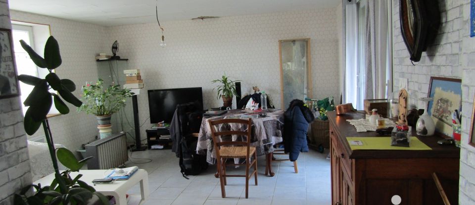 House 2 rooms of 52 m² in Yèvres (28160)