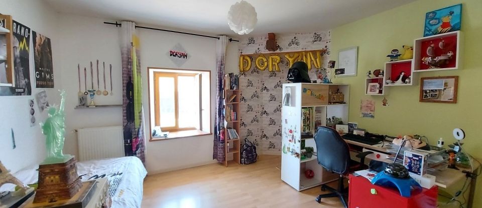 House 5 rooms of 214 m² in Mercy (89210)