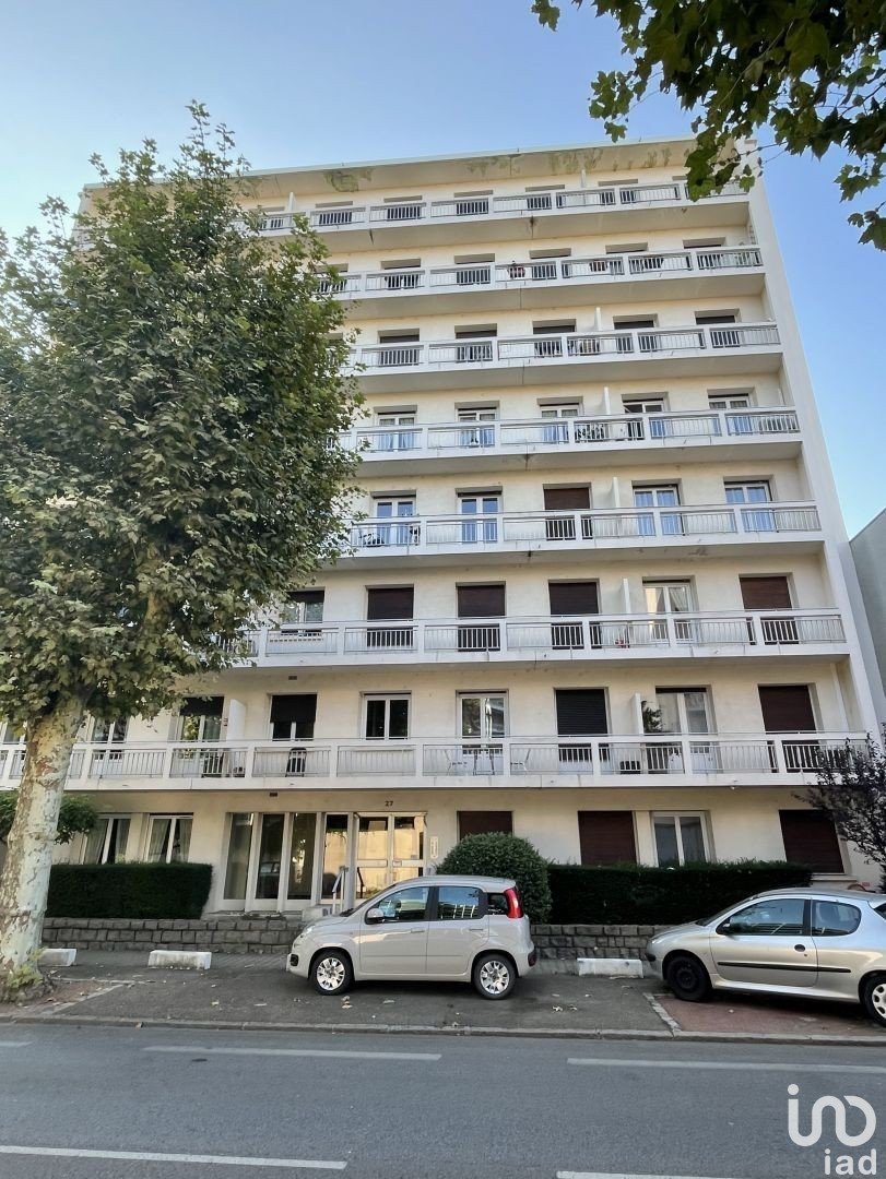 Appartement 3 pièces de 83 m² à Roanne (42300)