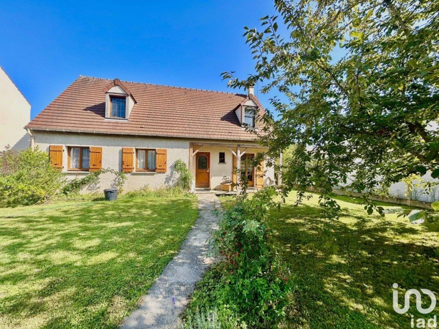 House 7 rooms of 131 m² in La Chapelle-la-Reine (77760)