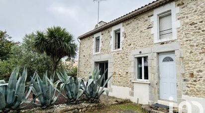 Maison traditionnelle 6 pièces de 178 m² à Dompierre-sur-Yon (85170)