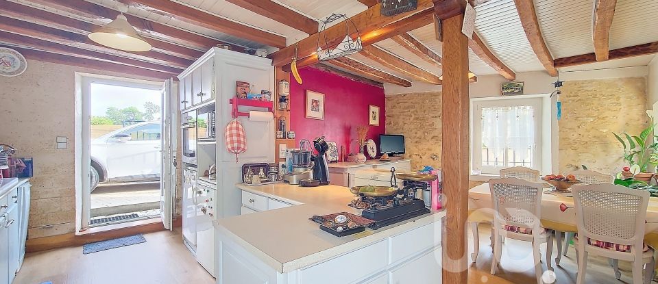 Maison de campagne 5 pièces de 125 m² à Villiers-le-Mahieu (78770)