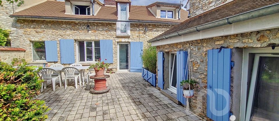 Maison de campagne 5 pièces de 125 m² à Villiers-le-Mahieu (78770)