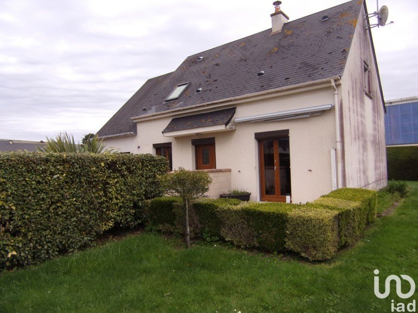 House 5 rooms of 91 m² in Port-en-Bessin-Huppain (14520)