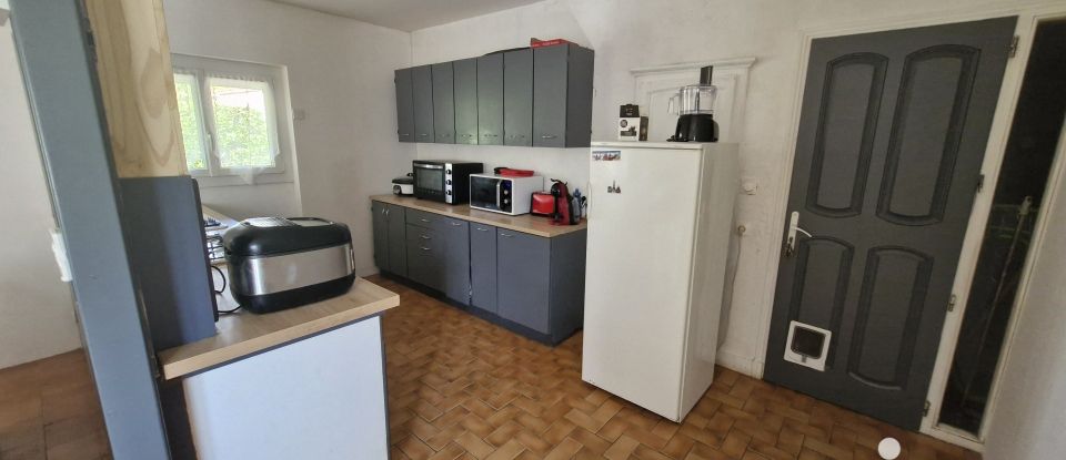 Maison 5 pièces de 95 m² à Les Églisottes-et-Chalaures (33230)