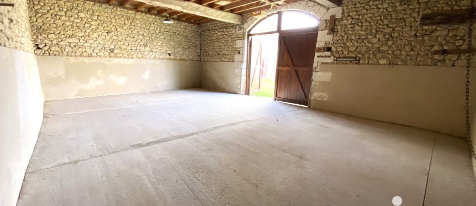 Longere 5 rooms of 160 m² in Saint-Hippolyte (37600)