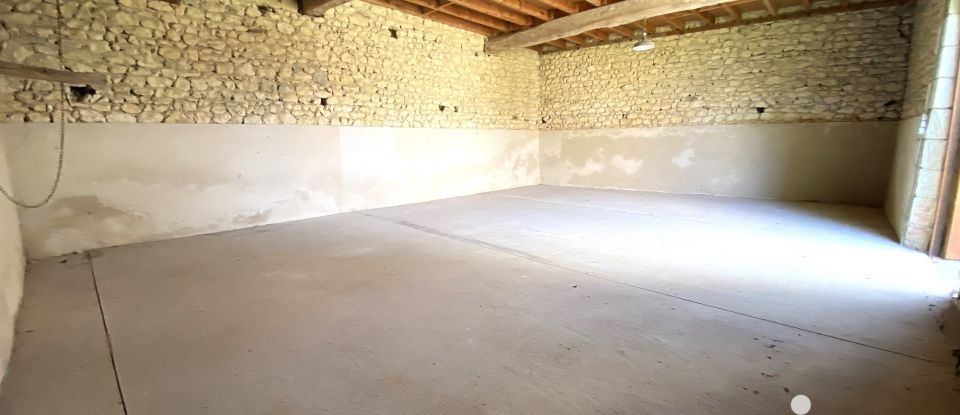 Longere 5 rooms of 160 m² in Saint-Hippolyte (37600)