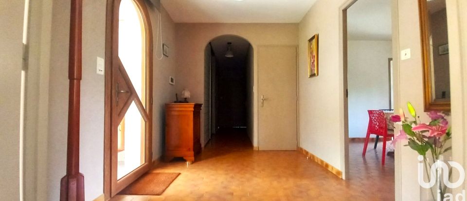 House 5 rooms of 106 m² in Beaulieu-sous-la-Roche (85190)