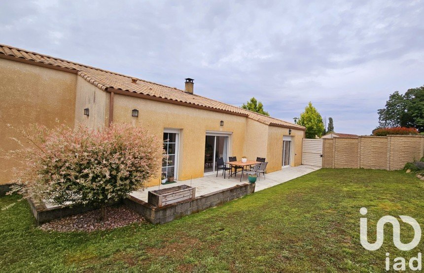 Traditional house 7 rooms of 126 m² in La Chaize-le-Vicomte (85310)