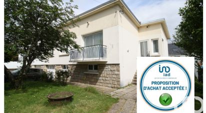 House 6 rooms of 106 m² in Hennebont (56700)