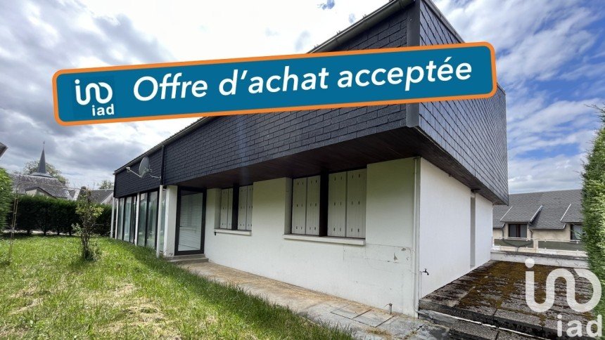 Maison de ville 8 pièces de 240 m² à La Tour-d'Auvergne (63680)