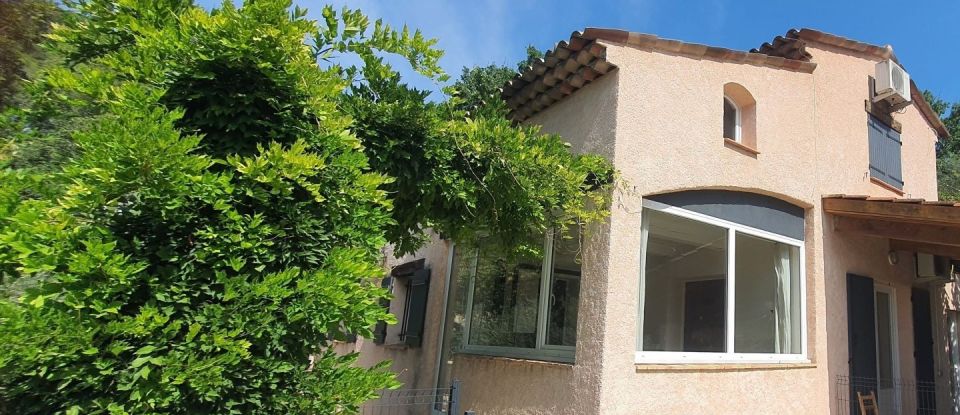 Maison 5 pièces de 140 m² à Montauroux (83440)