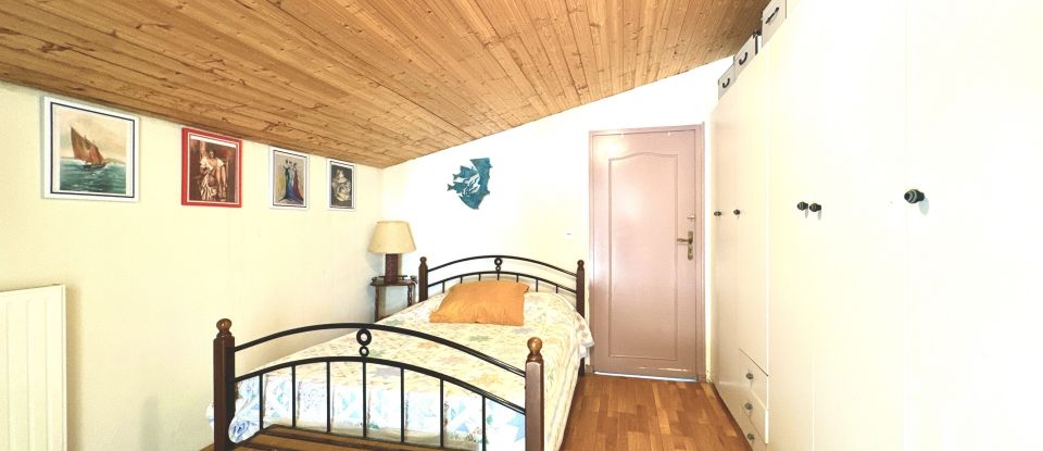 Maison traditionnelle 8 pièces de 209 m² à Donzère (26290)