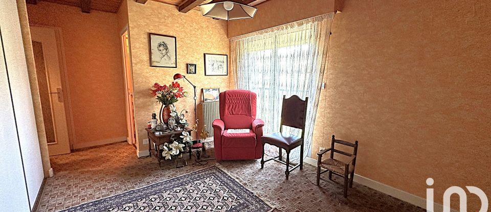 Traditional house 8 rooms of 200 m² in Gramat (46500)