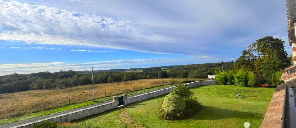 Maison de campagne 4 pièces de 164 m² à Mérigny (36220)