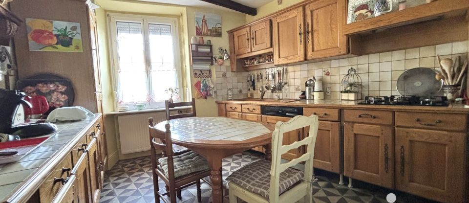 Traditional house 7 rooms of 222 m² in Val de Livre (51150)