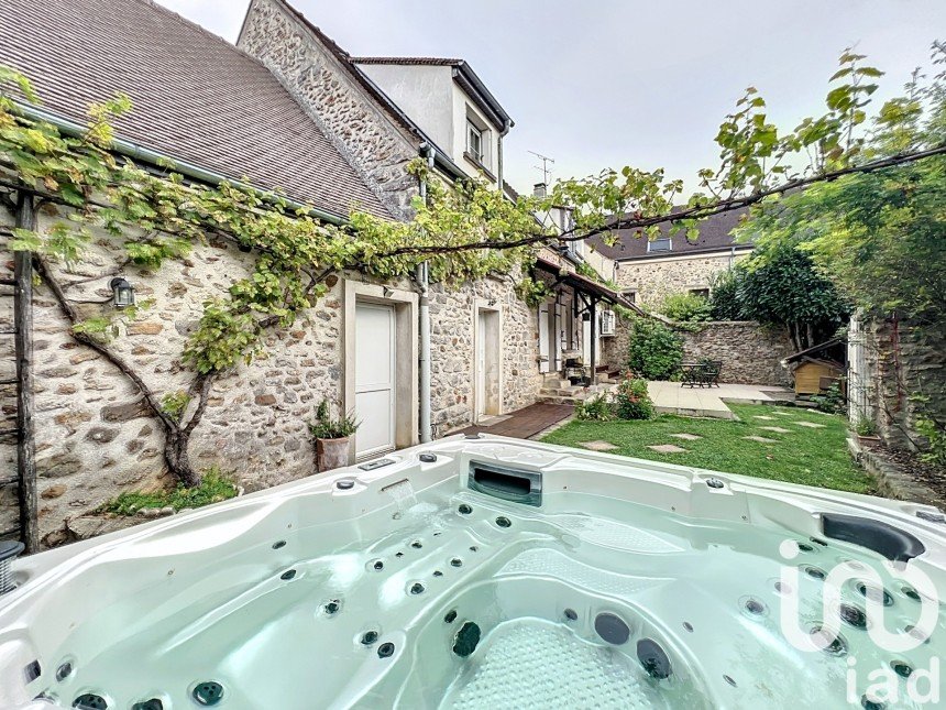 Maison 5 pièces de 153 m² à Soignolles-en-Brie (77111)