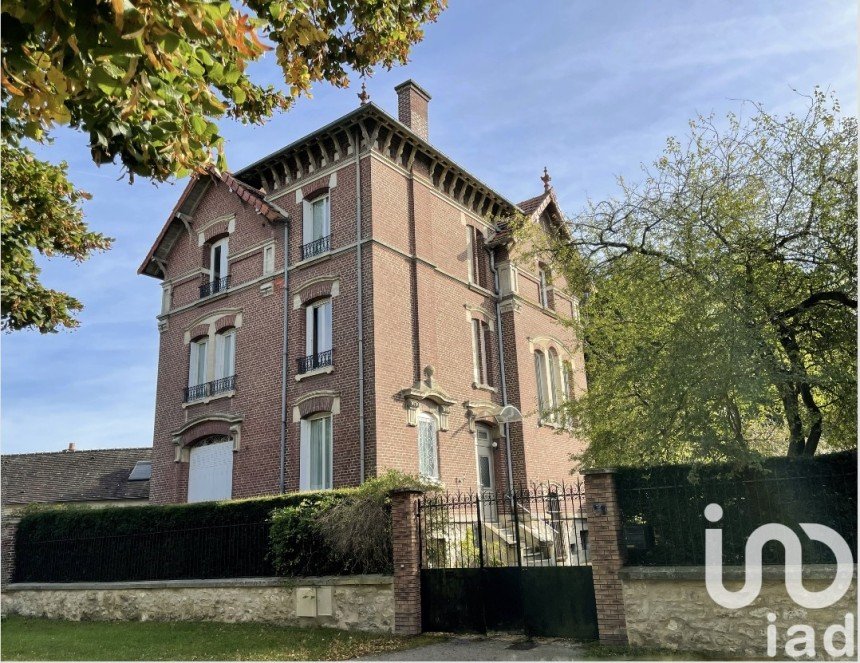 Maison traditionnelle 10 pièces de 310 m² à Compiègne (60200)