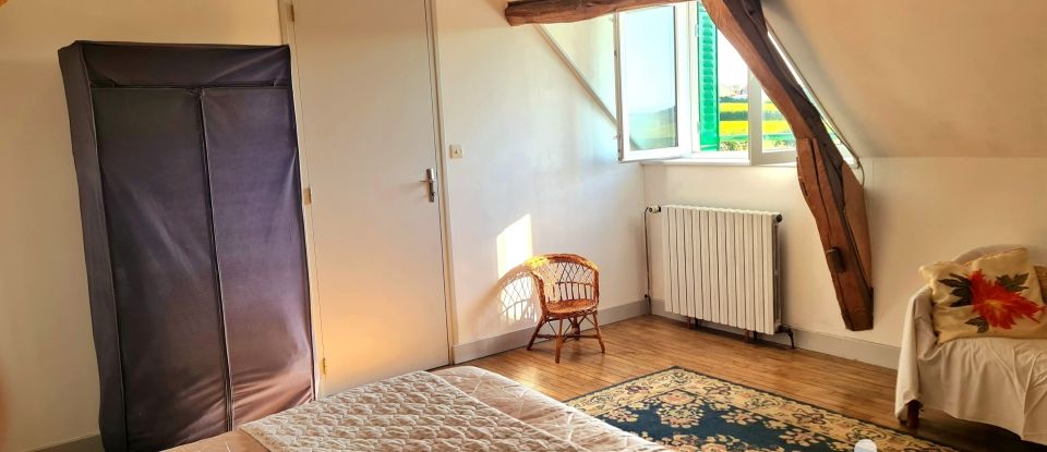 House 7 rooms of 150 m² in Ainay-le-Château (03360)