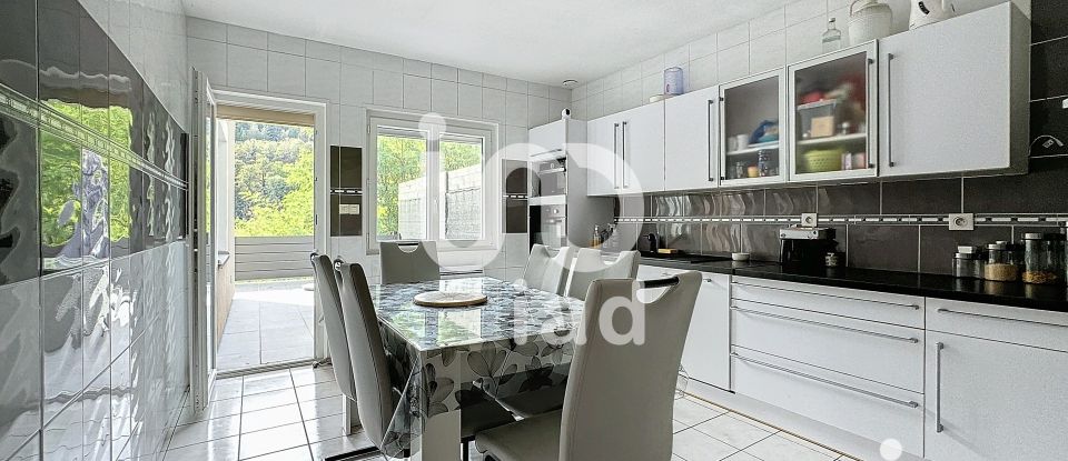 Maison 8 pièces de 234 m² à Lavans-lès-Saint-Claude (39170)