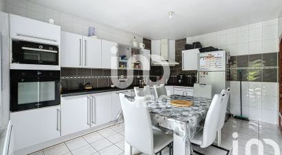 Maison 8 pièces de 234 m² à Lavans-lès-Saint-Claude (39170)