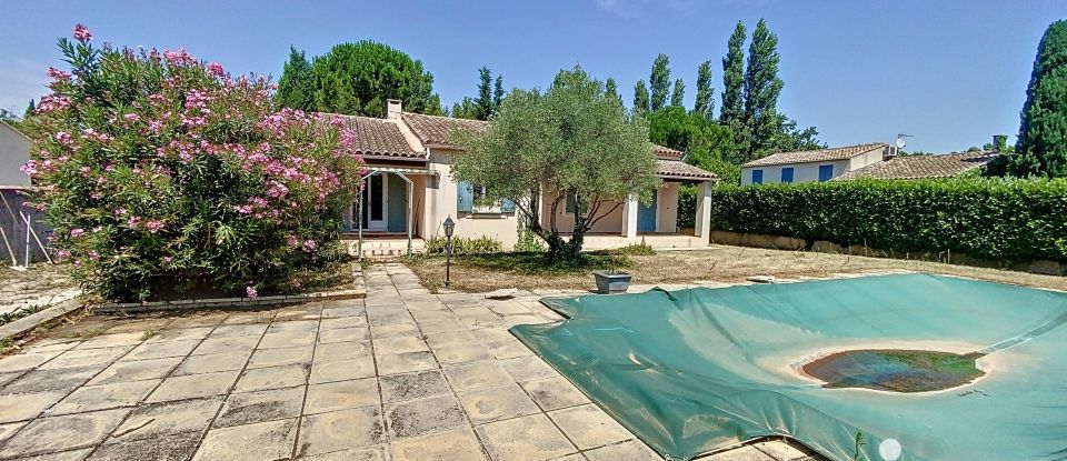 Traditional house 5 rooms of 102 m² in Saint-Saturnin-lès-Avignon (84450)